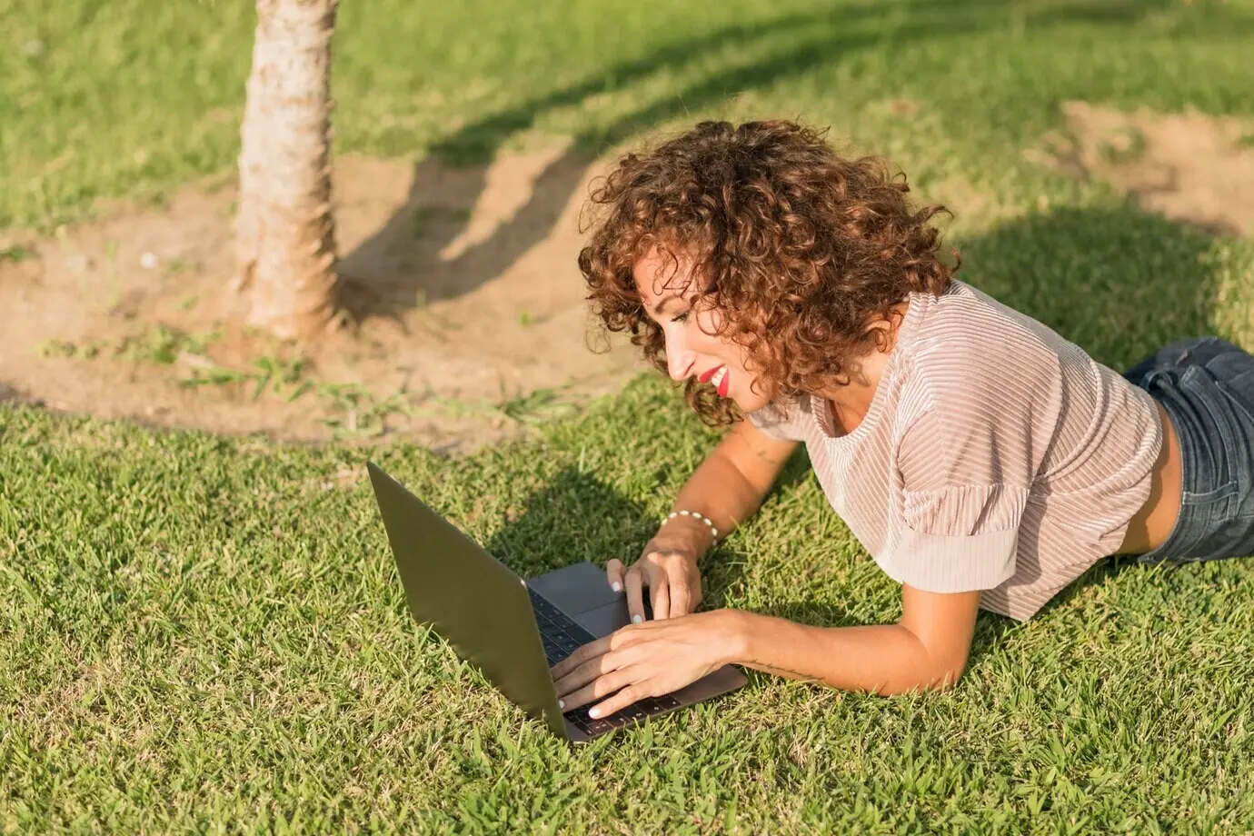 Girl with a notebook computer